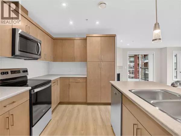 Penticton, BC V2A0J4,3362 SKAHA LAKE RD #903