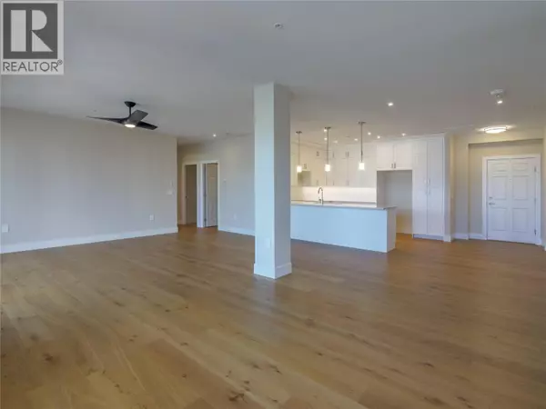 Penticton, BC V2A0J4,3362 SKAHA LAKE RD #1301