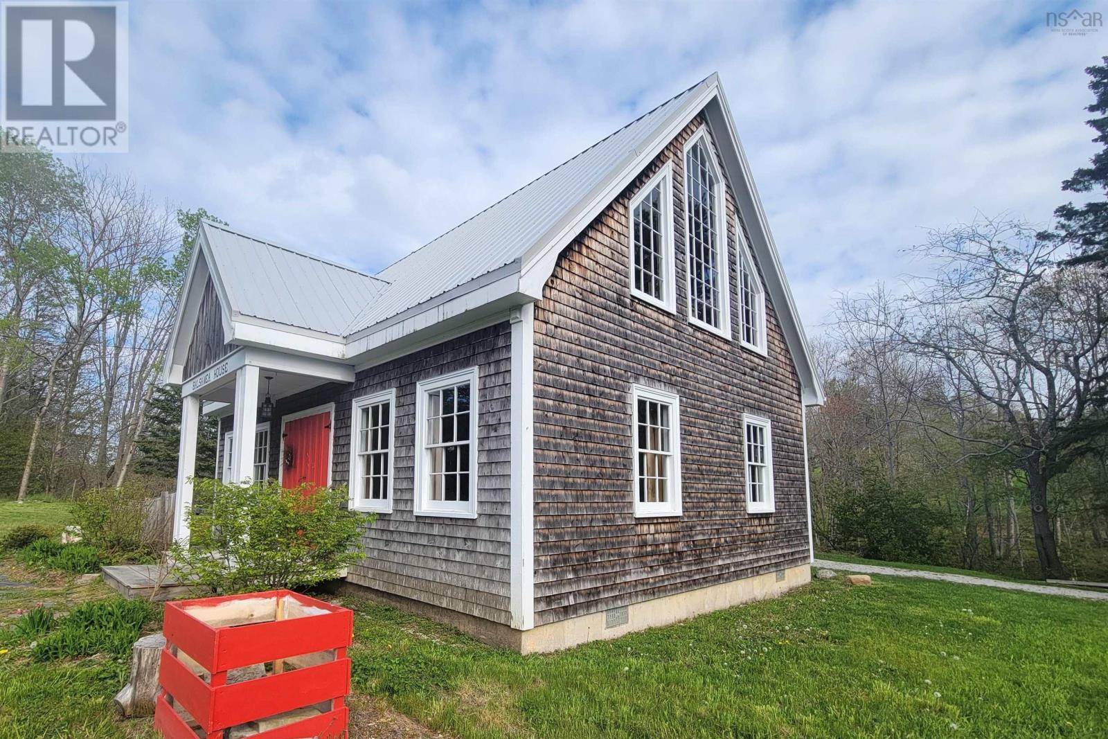 Oakland, NS B0J2E0,8471 Highway 3