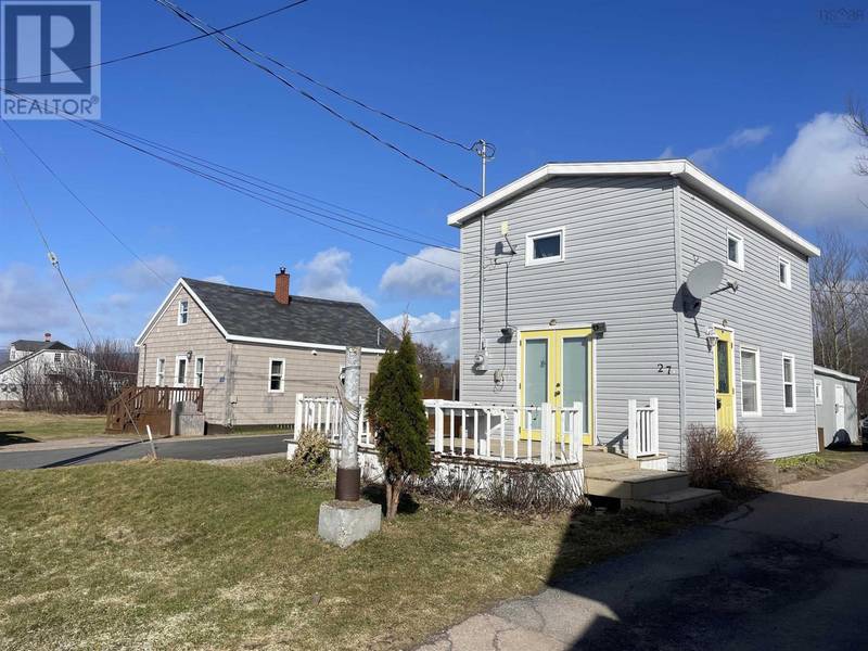 27 Chemin Shomphe Road, Chéticamp, NS B0E1H0