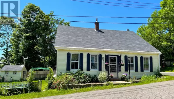 17 Victoria Street, Pictou, NS B0K1N0