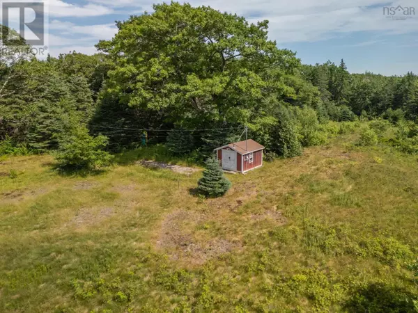 East Kemptville, NS B5A5P2,679 Gray Road