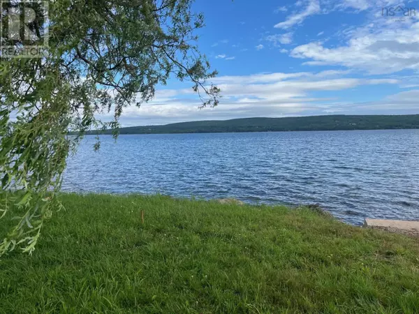 Baddeck Inlet, NS B0E1B0,39 Tamarak Lane