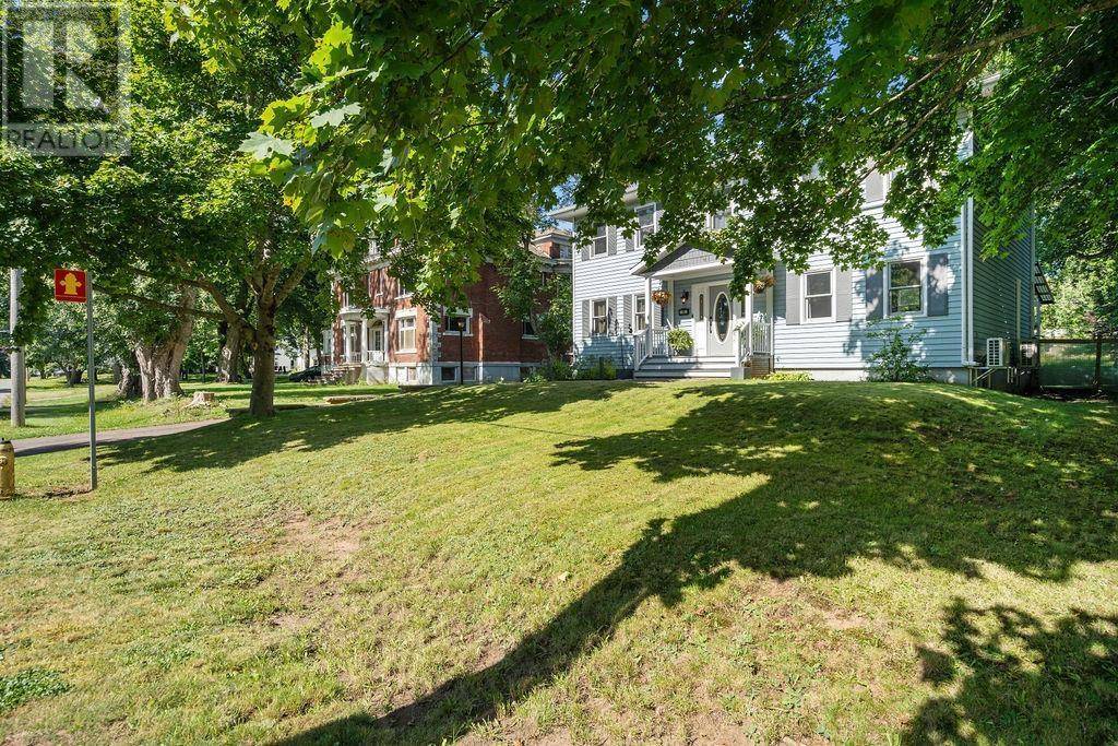 Amherst, NS B4H4L2,8 Regent Street