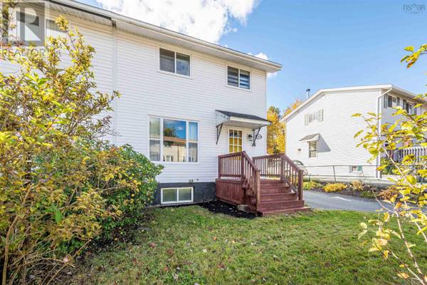 28 Lynnville Drive, Lower Sackville, NS B4C2H8