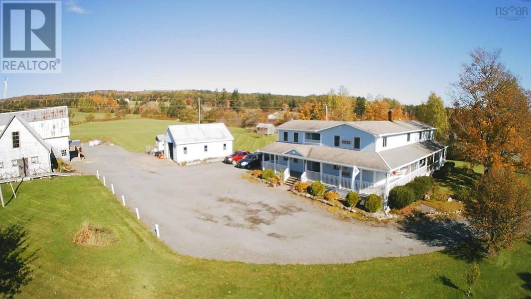 1817 Highway 205|Baddeck, Baddeck Bay, NS B0E1B0