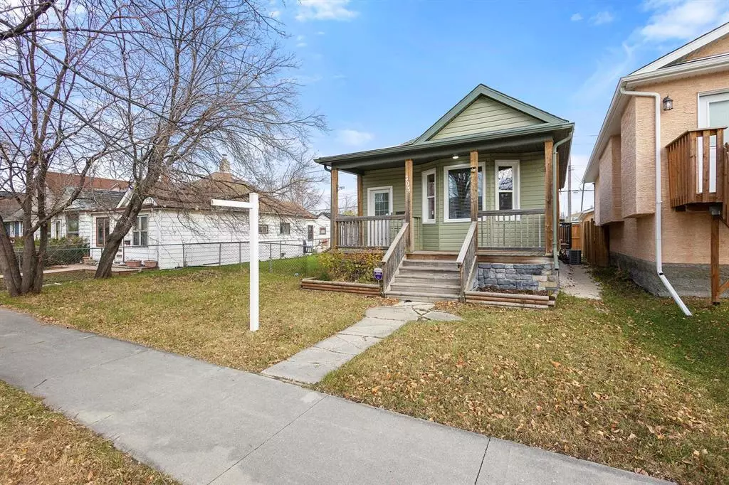 Winnipeg, MB R3J1X1,305 Inglewood Street