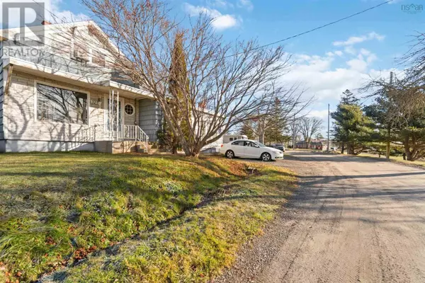 Mount Pleasant, NS B0V1A0,32 Golf Road