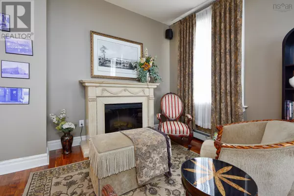 Sydney, NS B1P5X3,10 Pitt Street