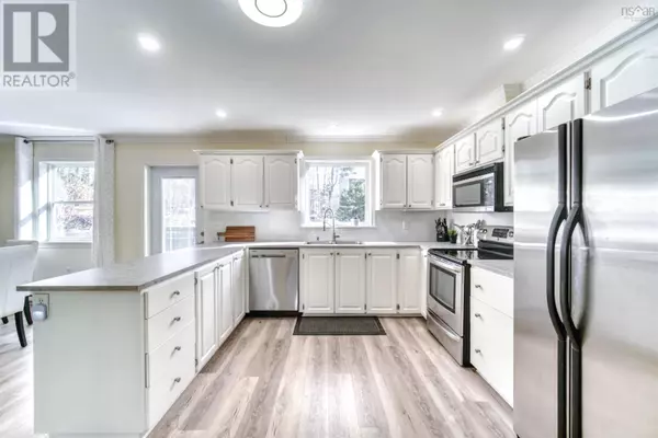 Fall River, NS B2T1W8,283 Preakness Crescent