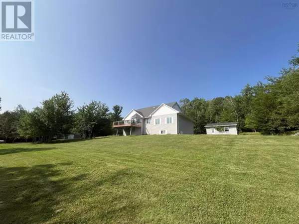 209 Arrowhead Drive, Enfield, NS B2T1G9