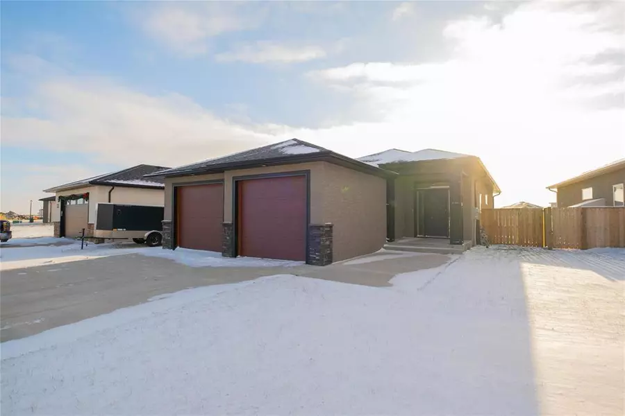 51 Aberdeen Drive, Niverville, MB R0A0A2