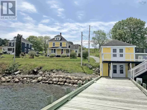 Maders Cove, NS B0J2E0,9114 3 Highway|997 Main St Mahone Bay