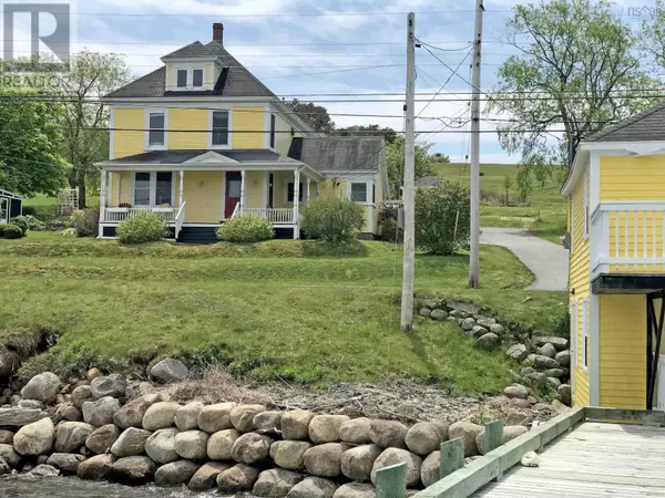 Maders Cove, NS B0J2E0,9114 3 Highway|997 Main St Mahone Bay