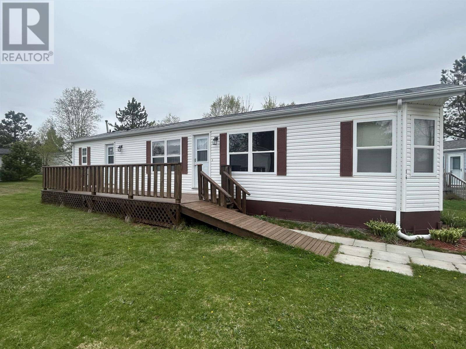 14 STARBOARD Place, Charlottetown, C1C1M5
