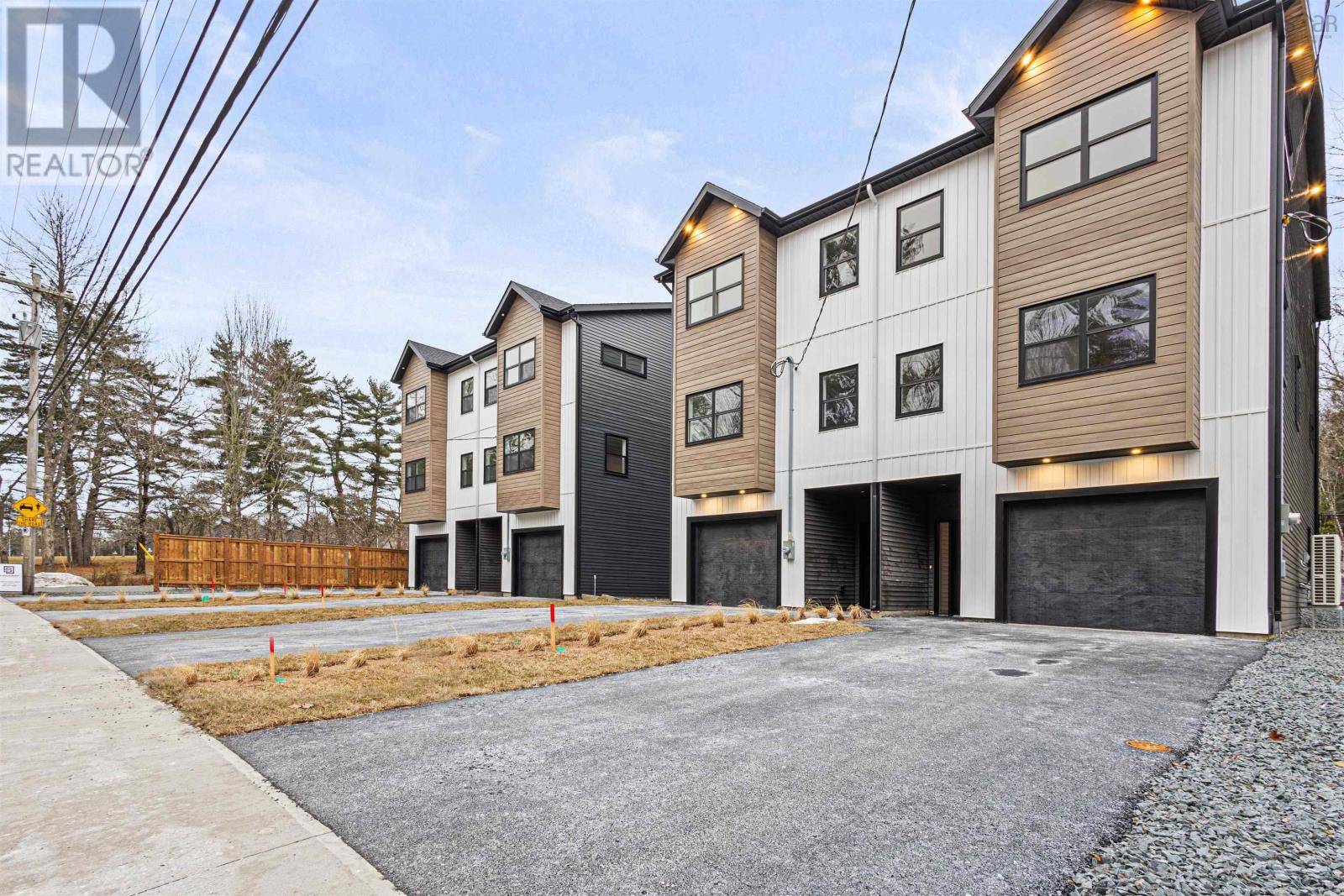 Bridgewater, NS B4V3H4,1533 King Street