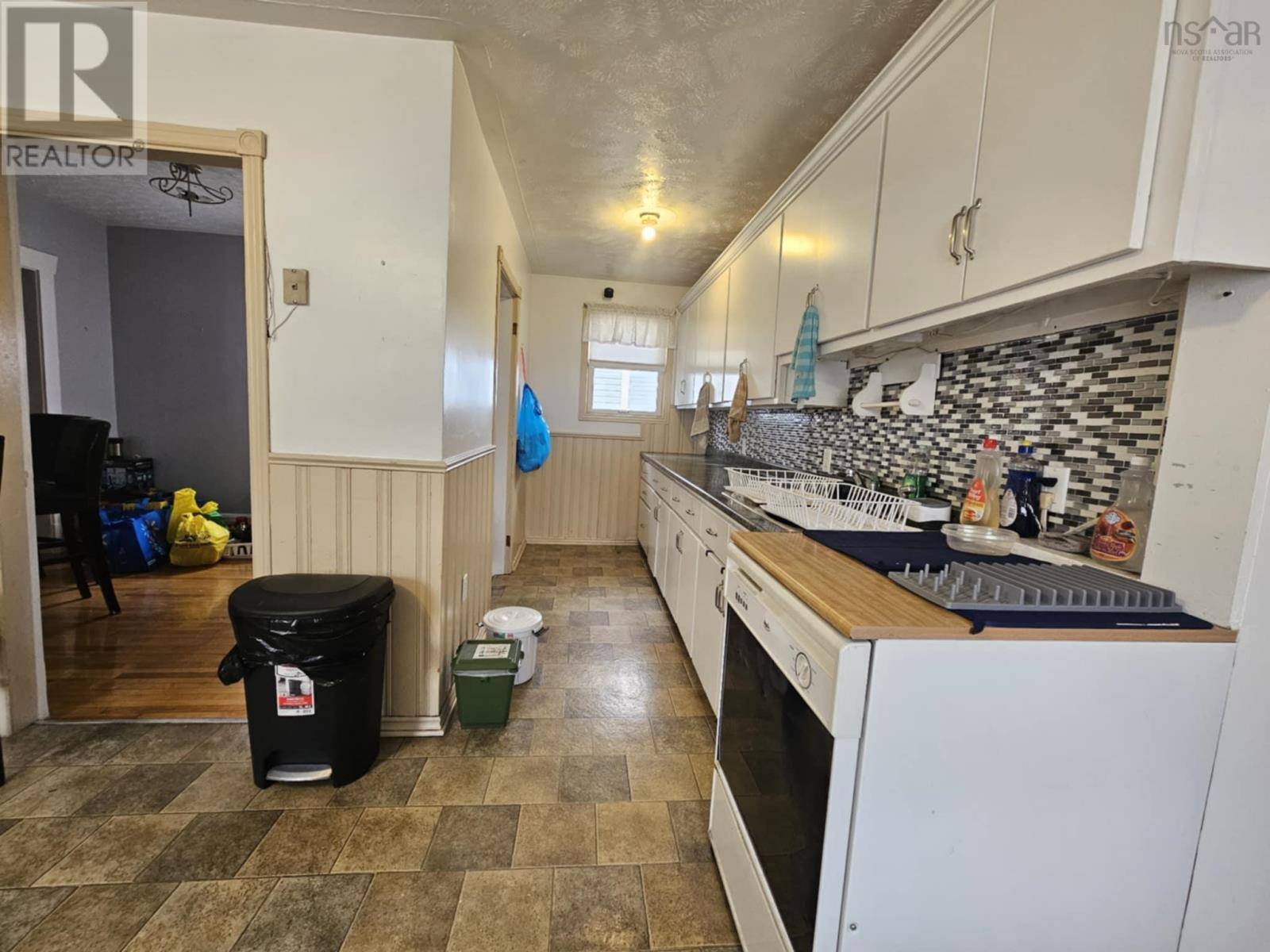 Sydney, NS B1N2V7,31 Connaught Street