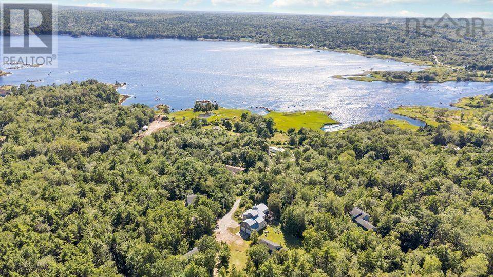 Shelburne, NS B0T1W0,187 Hartz Point Road Road