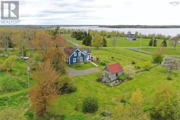 Kings Head, NS B2H5C4,72 Sea Oats Drive