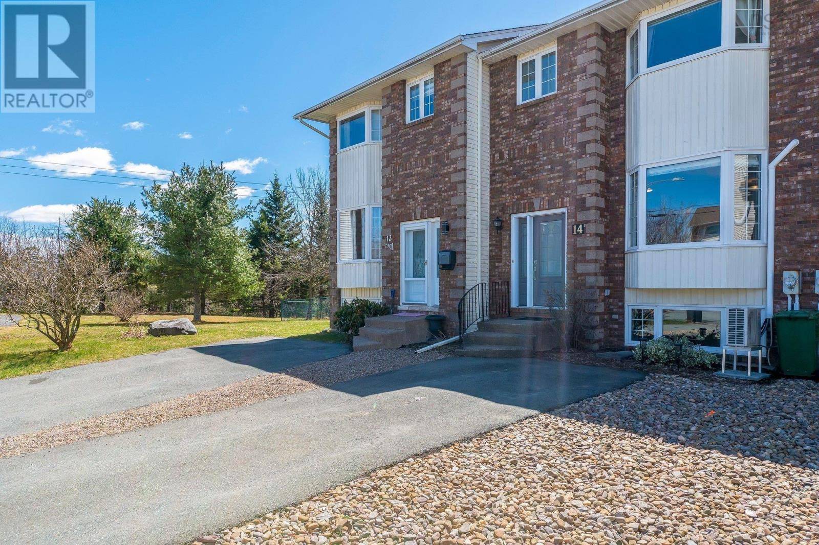 14 Georgian Court, Dartmouth, NS B2W6E7