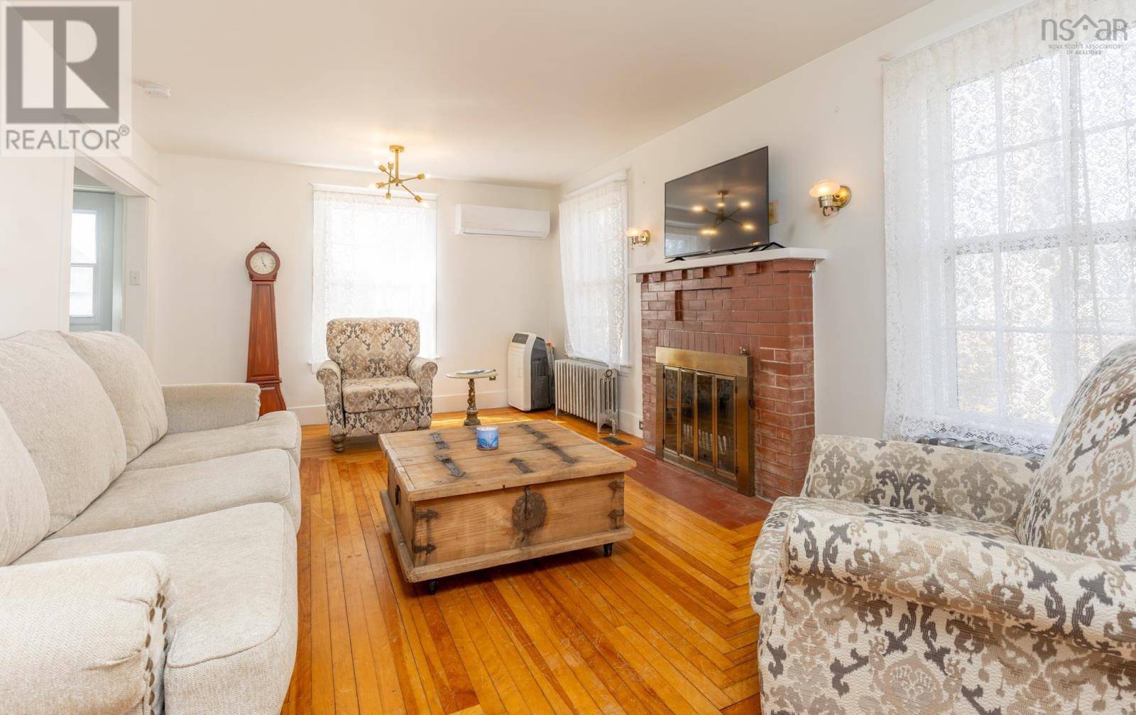 Yarmouth, NS B5A3J7,91 Cliff Street