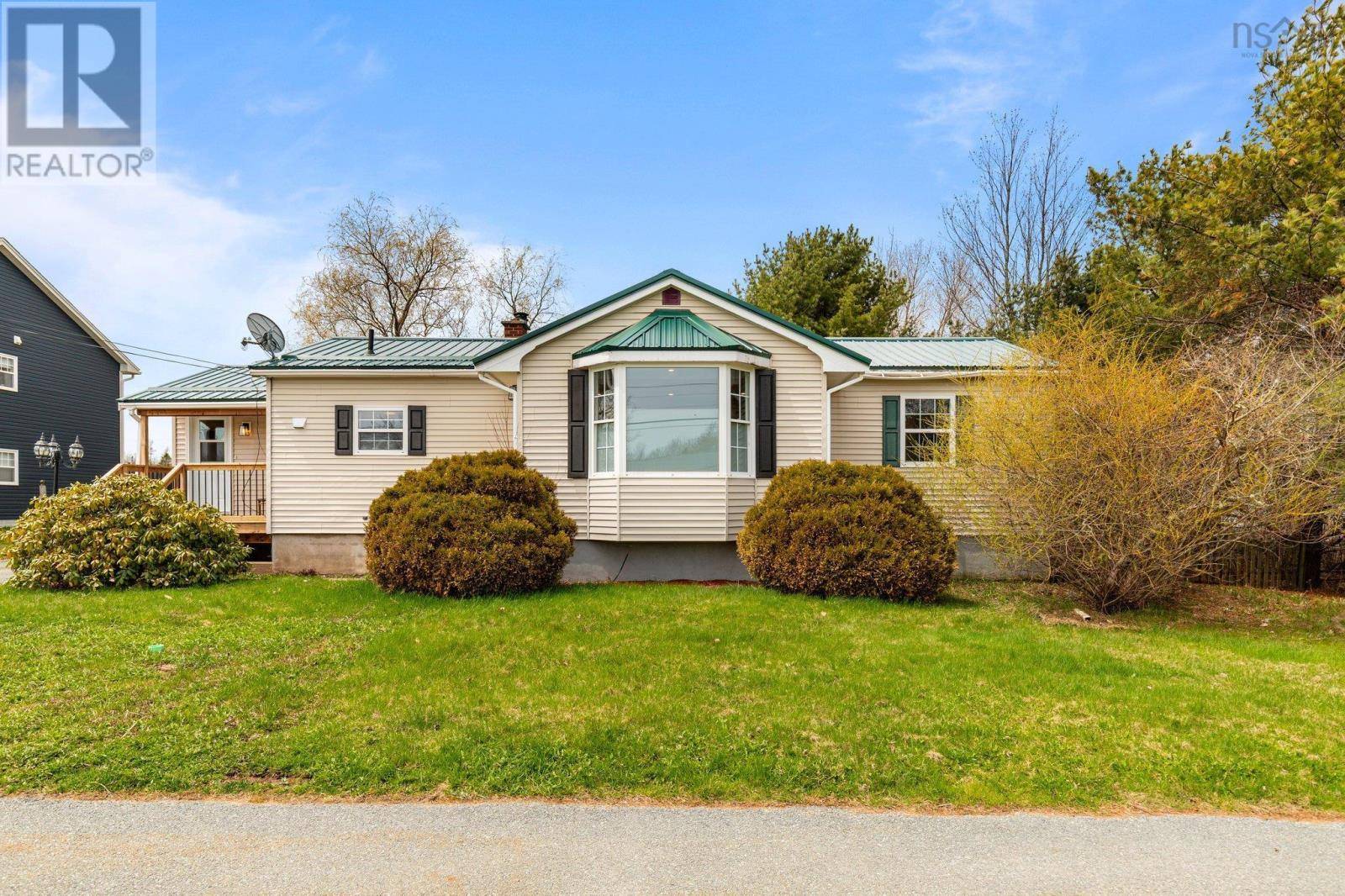 1308 Highway 2, Lantz, NS B2S1Y8