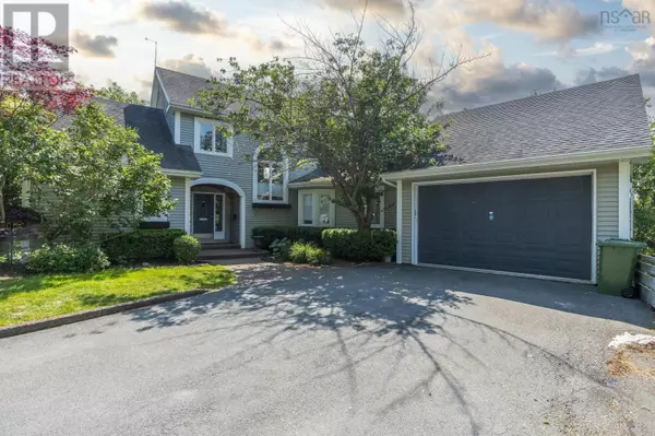 12 Saraguay Place, Halifax, NS B3P2N9