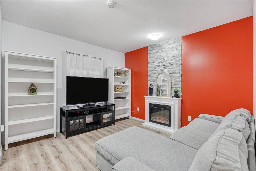Winnipeg, MB R2W3J4,129 Disraeli Street