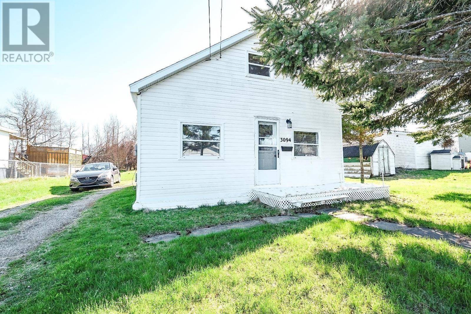 3094 East Avenue, New Waterford, NS B1H1S1