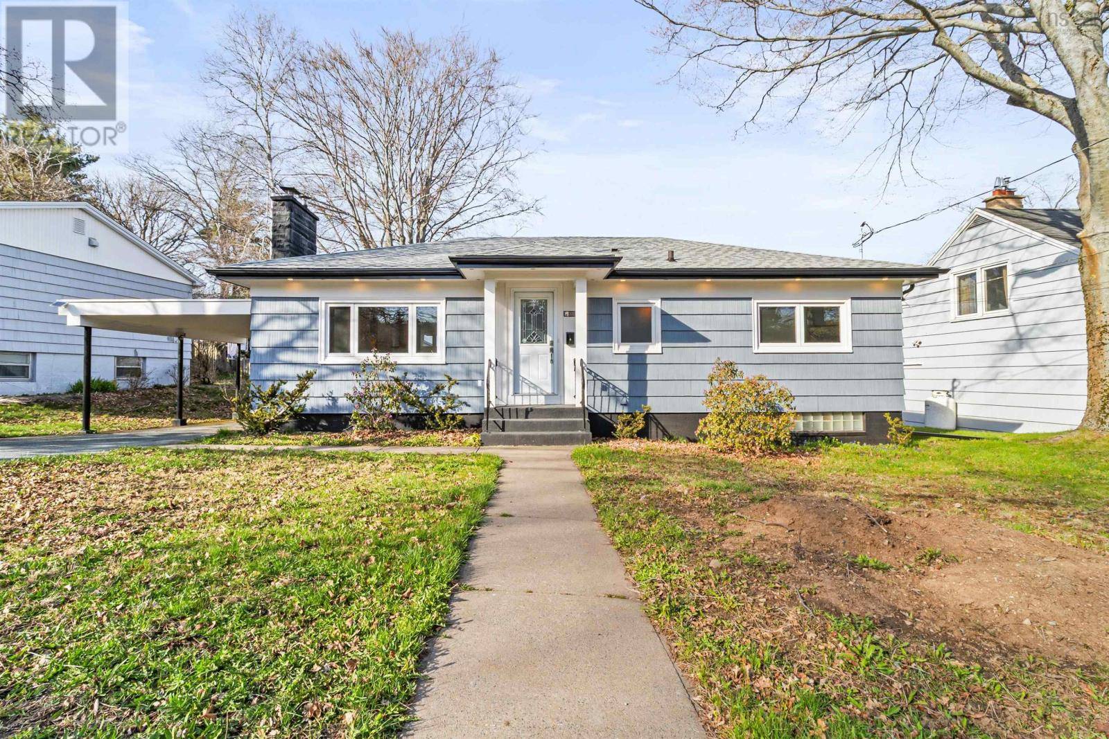 2935 Joseph Howe Drive, Halifax, NS B3L4H1