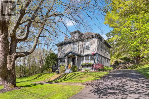 811 Lahave Street, Bridgewater, NS B4V2V2