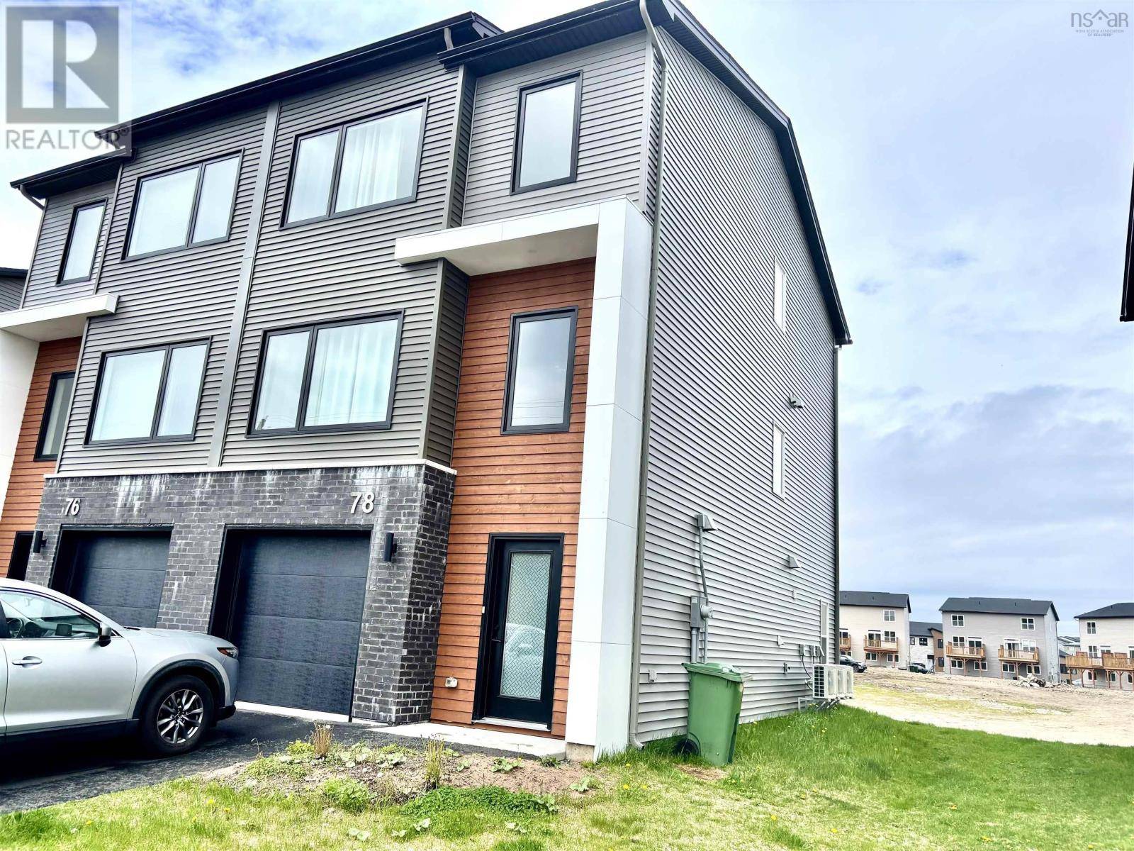78 Honeygold Drive, Halifax, NS B3R0G2