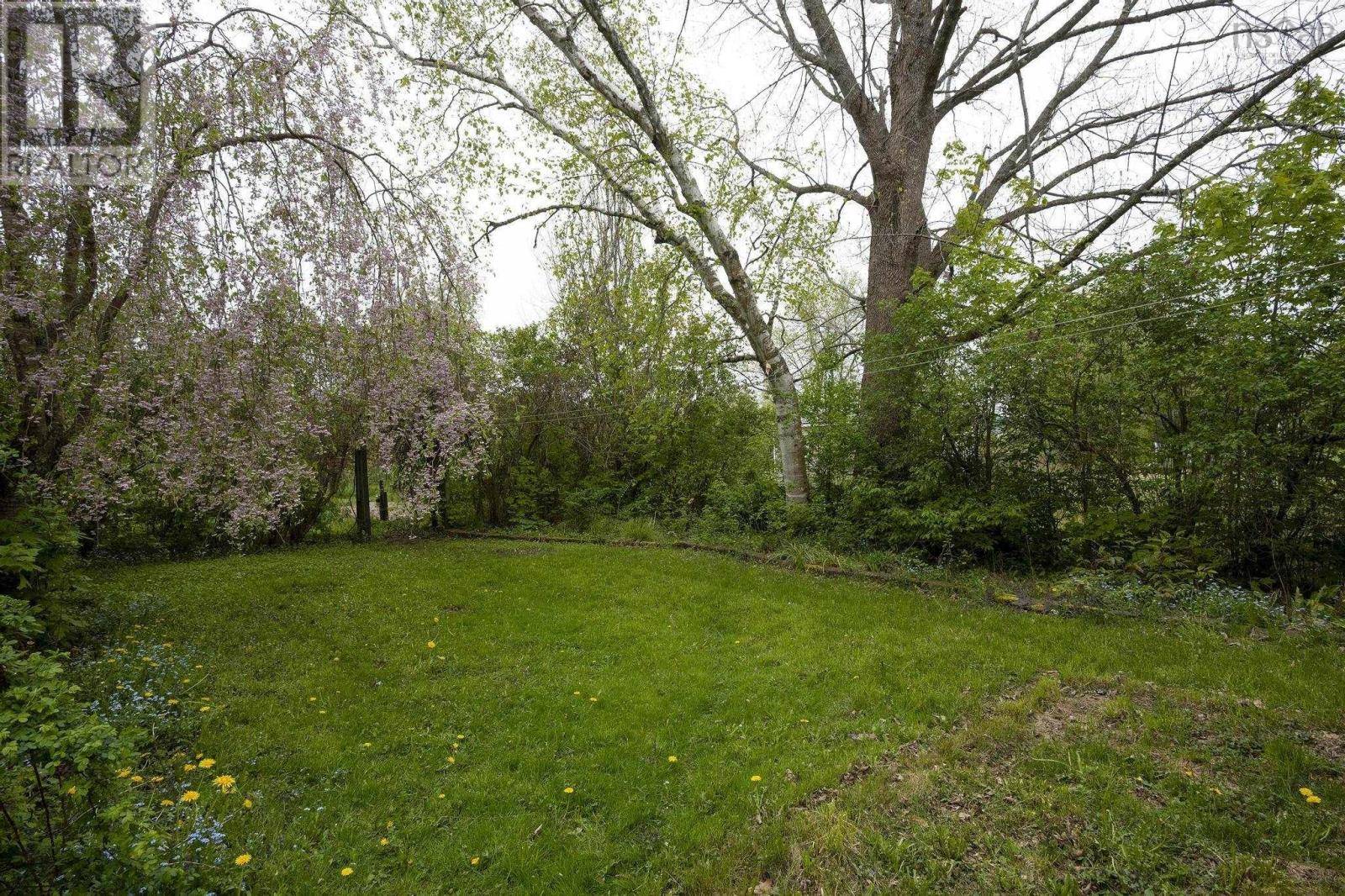 Windsor, NS B0N2T0,341 College Road