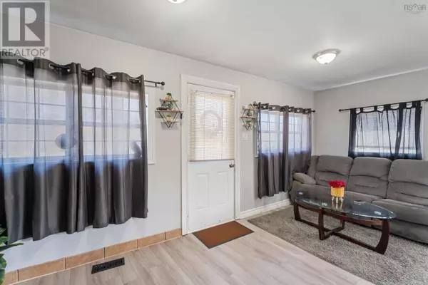 Windsor, NS B0N2T0,886 King Street