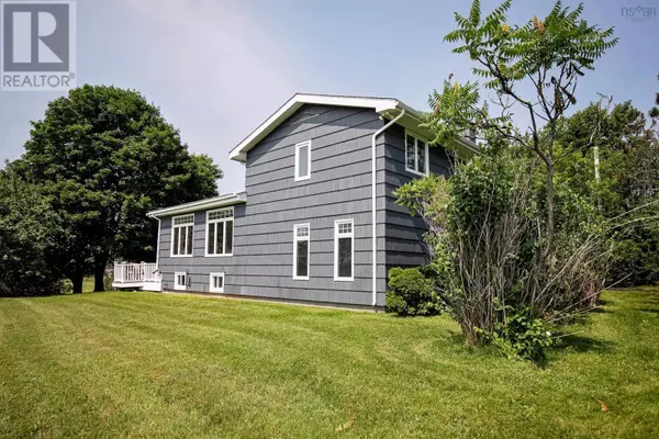 Amherst, NS B4H3Y1,473 Highway 204