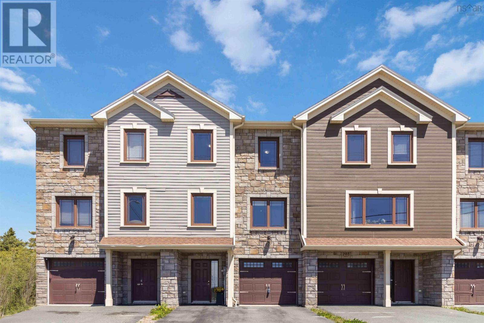207 Transom Drive, Halifax, NS B3M4T8