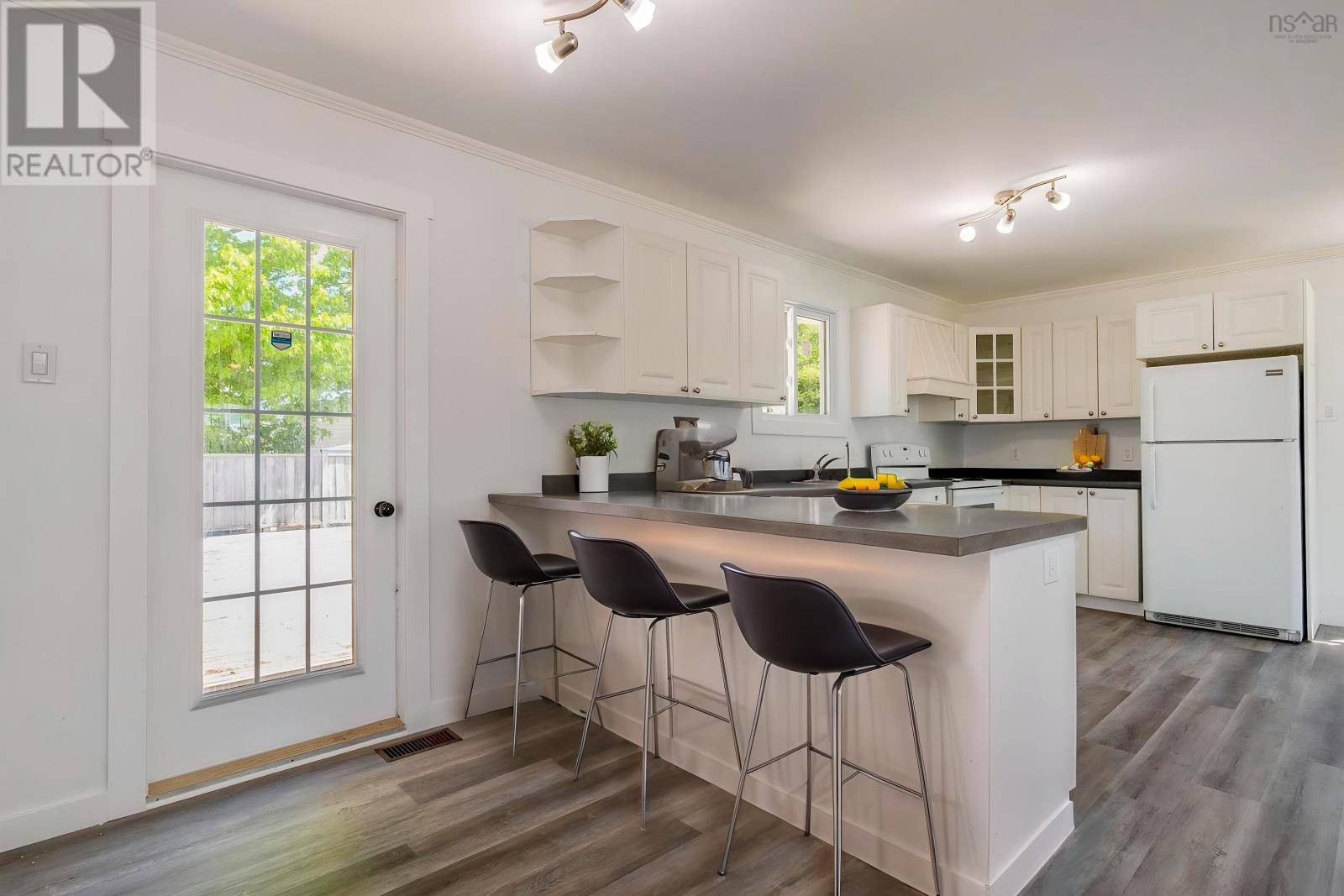 Truro, NS B2N5T6,35 Lockhart Avenue