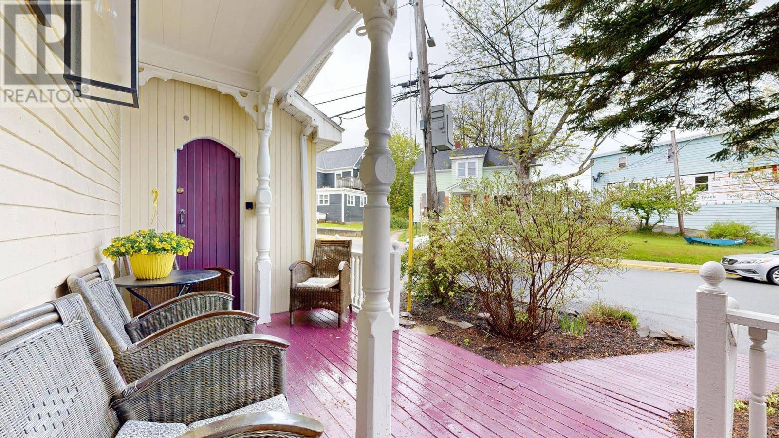 Mahone Bay, NS B0J2E0,558 Main Street