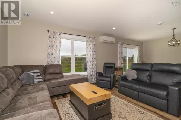 Glace Bay, NS B1A0A1,72 Drew Street