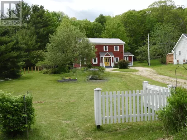 Mahone Bay, NS B0J2E0,21 Long Hill Road