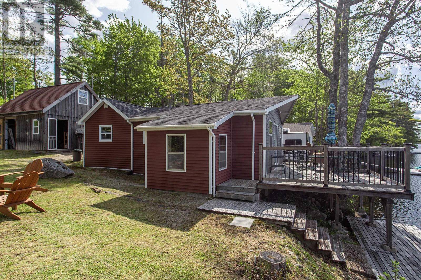 New Albany, NS B0S1P0,20 Pine Grove Drive
