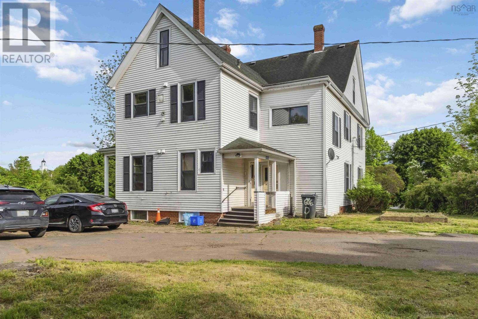 Wolfville, NS B4P1E8,606 Main Street