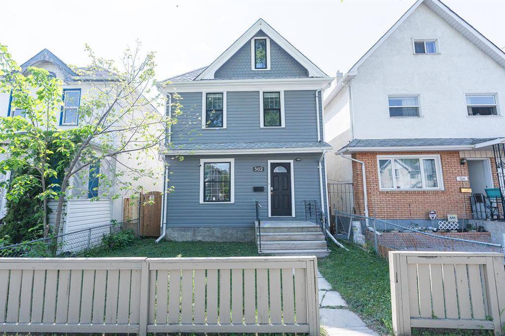 562 Langside Street, Winnipeg, MB R3B2T7