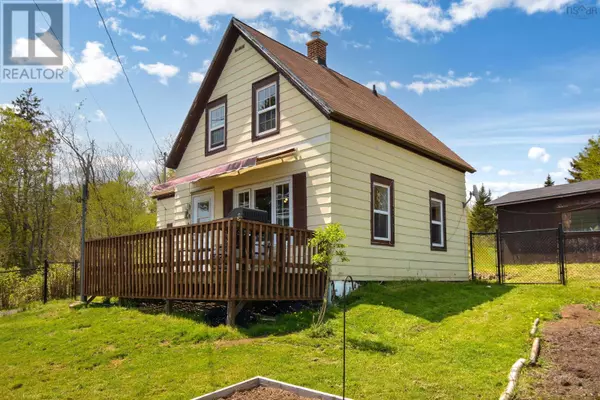 8982 Pepperell Street, St. Peter&apos;s, NS B0E3B0