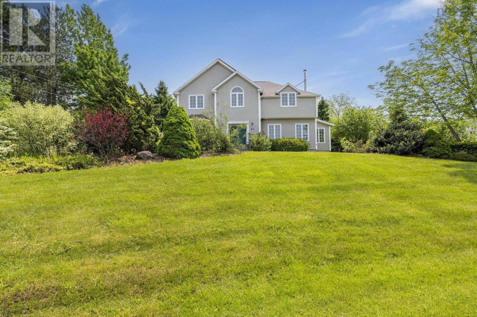 41 Fowler Street, Wolfville, NS B4P1M5