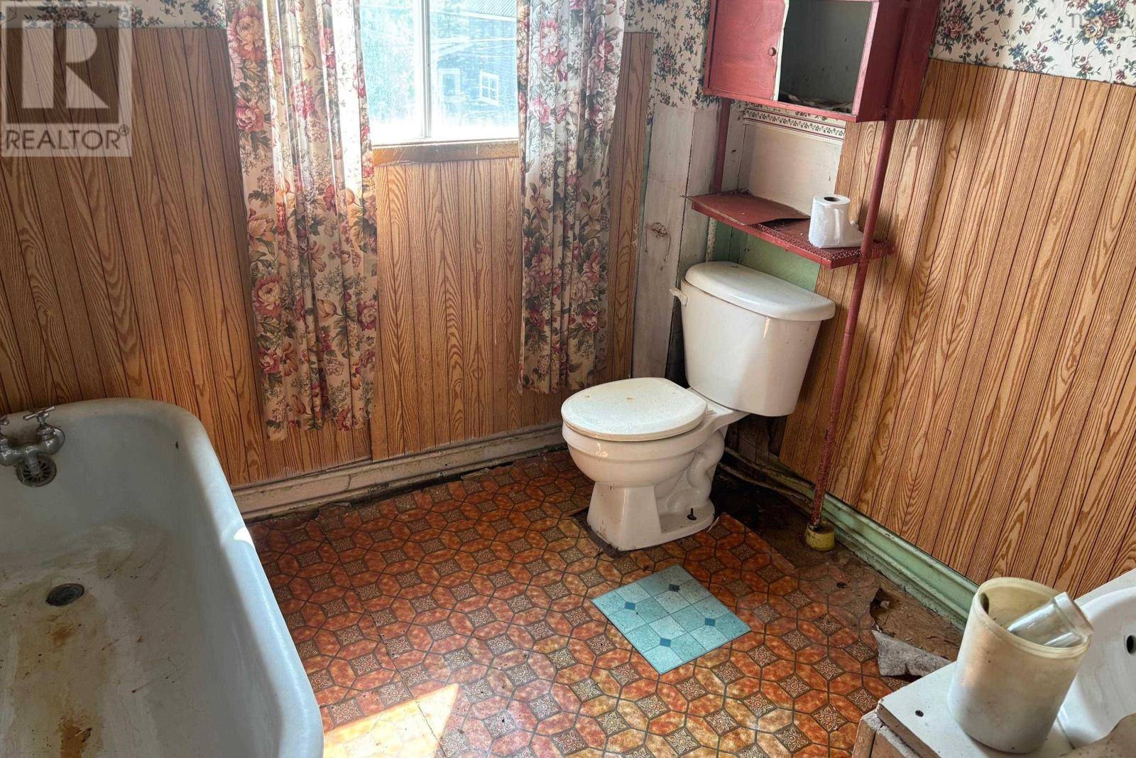 Amherst, NS B4H1A7,13 Erncliffe Street