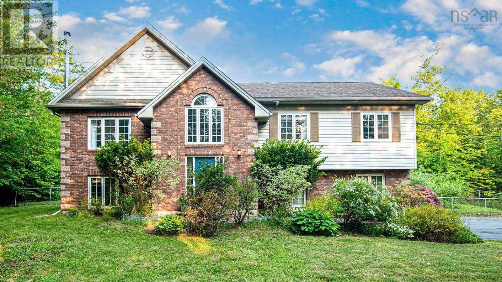 15 Brackendale Lane, Beaver Bank, NS B4G1B6