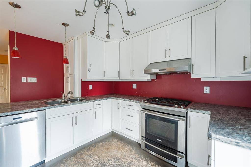 Winnipeg, MB R3G1C1,15 Dundurn Place