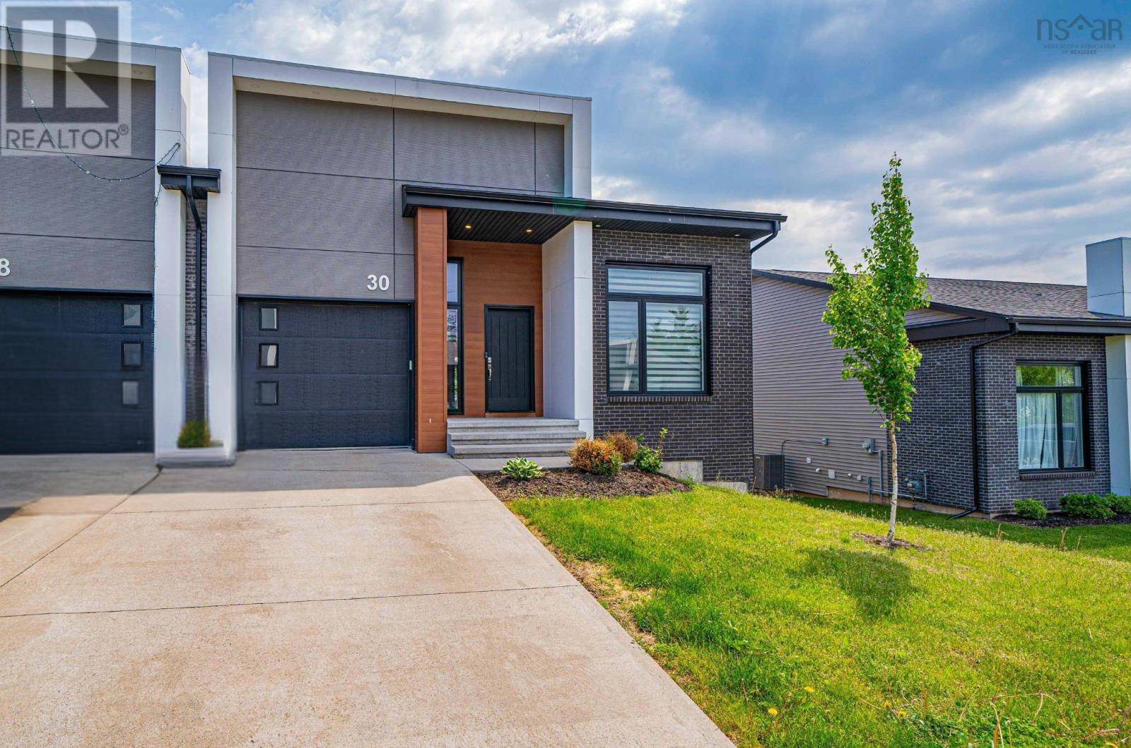 30 Helen Creighton Court, West Bedford, NS B4B0Z5