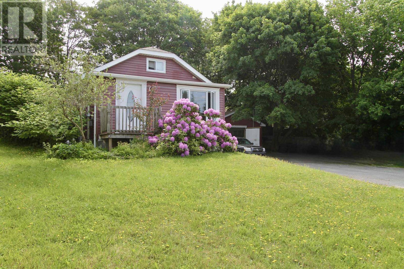 16 Power Street, Dartmouth, NS B2W1M2